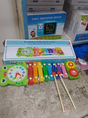 Hand Knocking on the Piano Kids Toy Xylophone Music