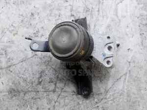 Toyota Vitz Engine Mount.