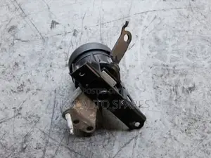 Toyota Vitz Engine Mount.