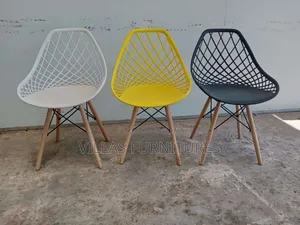 Eames Mesh Chair