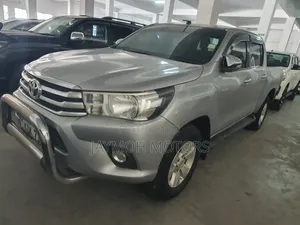 Toyota Hilux 2017 Silver