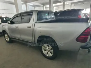 Toyota Hilux 2017 Silver