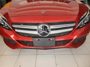 Mercedes-Benz C200 2018 Red