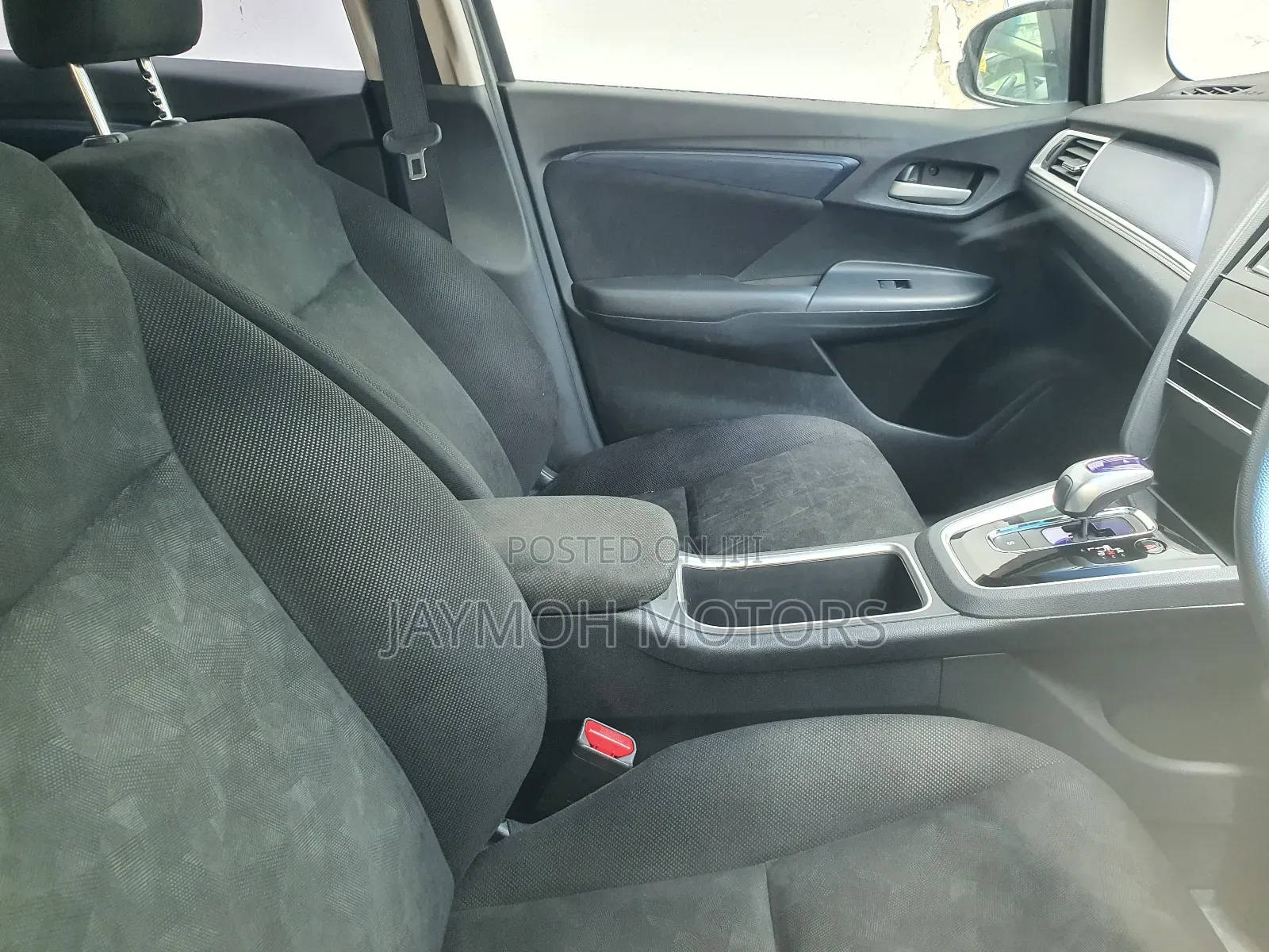 Honda Fit Shuttle 2018 Silver
