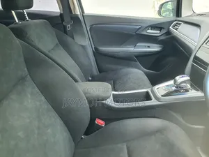 Honda Fit Shuttle 2018 Silver