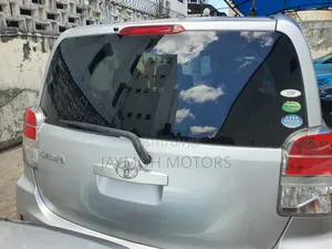 Toyota Spade 2017 Silver