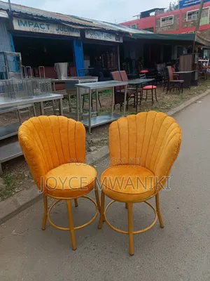 Gold Seats for Manicure R Dinning