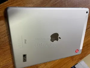 Apple iPad 9.7 128 GB Silver