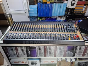 Mackie 24 Channels Plain Mixer