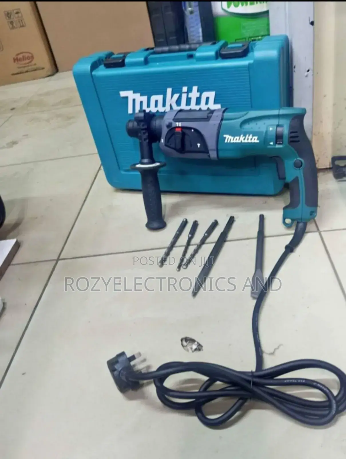 Makita Rotary Hammer Drill 800 Watts
