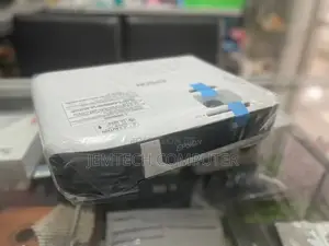 Epson EB-W51*Epson EB-W51WXGA 3LCD 4000 Lumens Projector