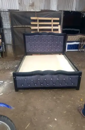Classic Mountain Modern Bed