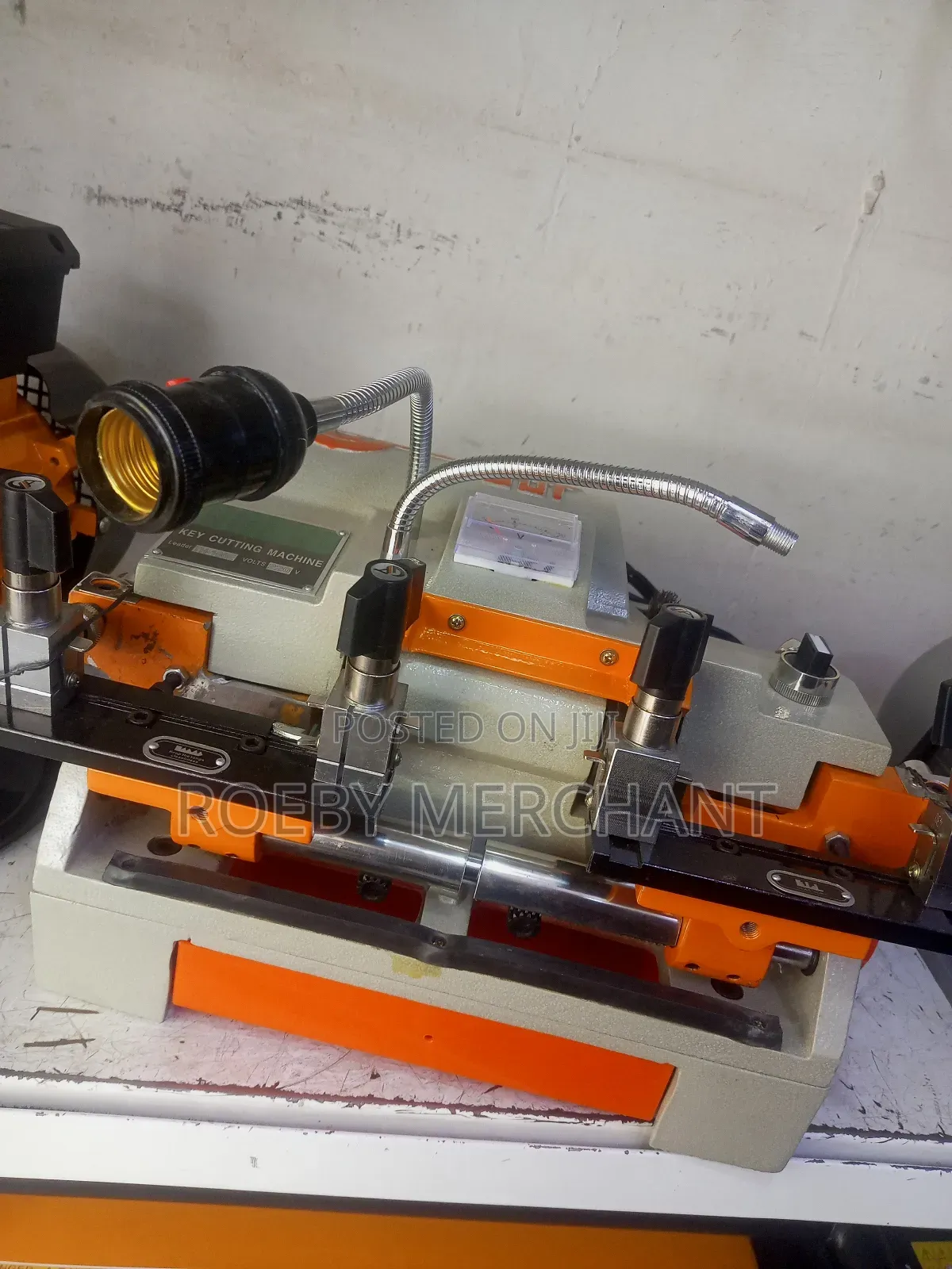 Large Size Key Cutting Machine