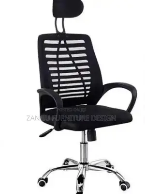 A 'Wow'_headrest Chair