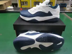 Air Jordan 11 Low CMFT