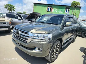 Toyota Land Cruiser 2018 Green