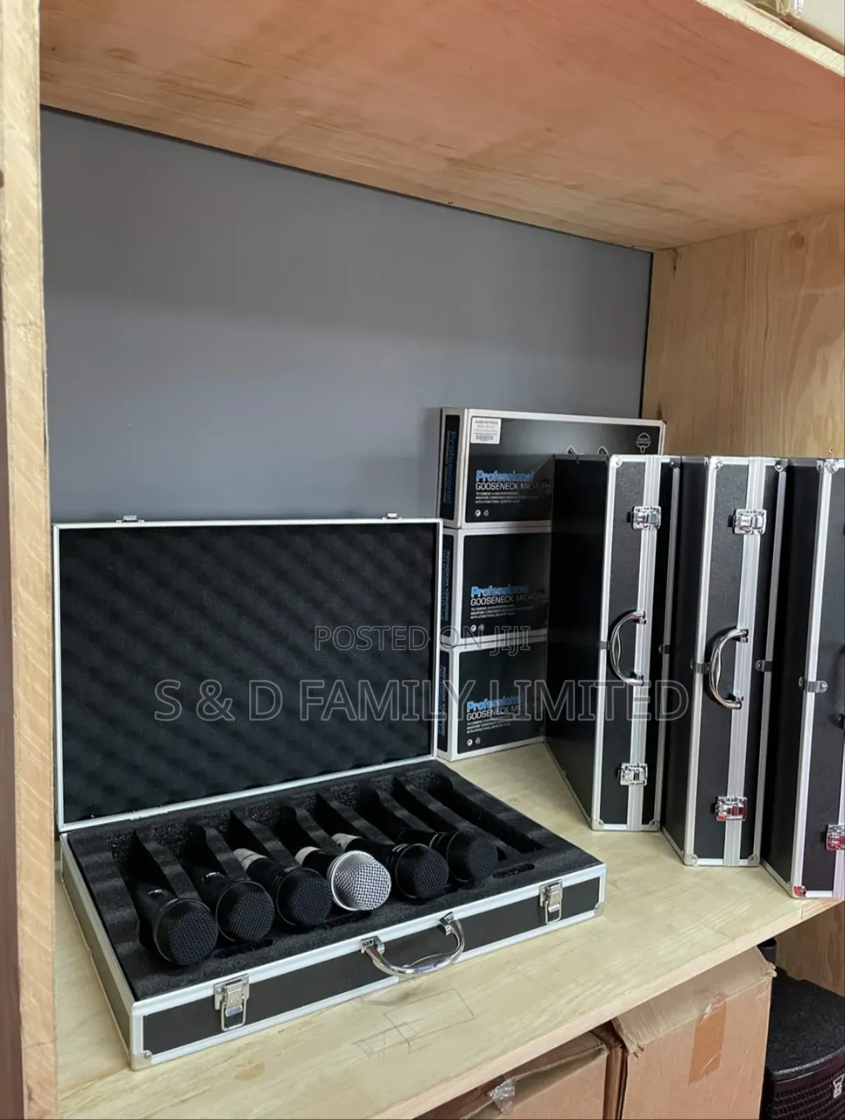 8 Microphone Carry Flightcase