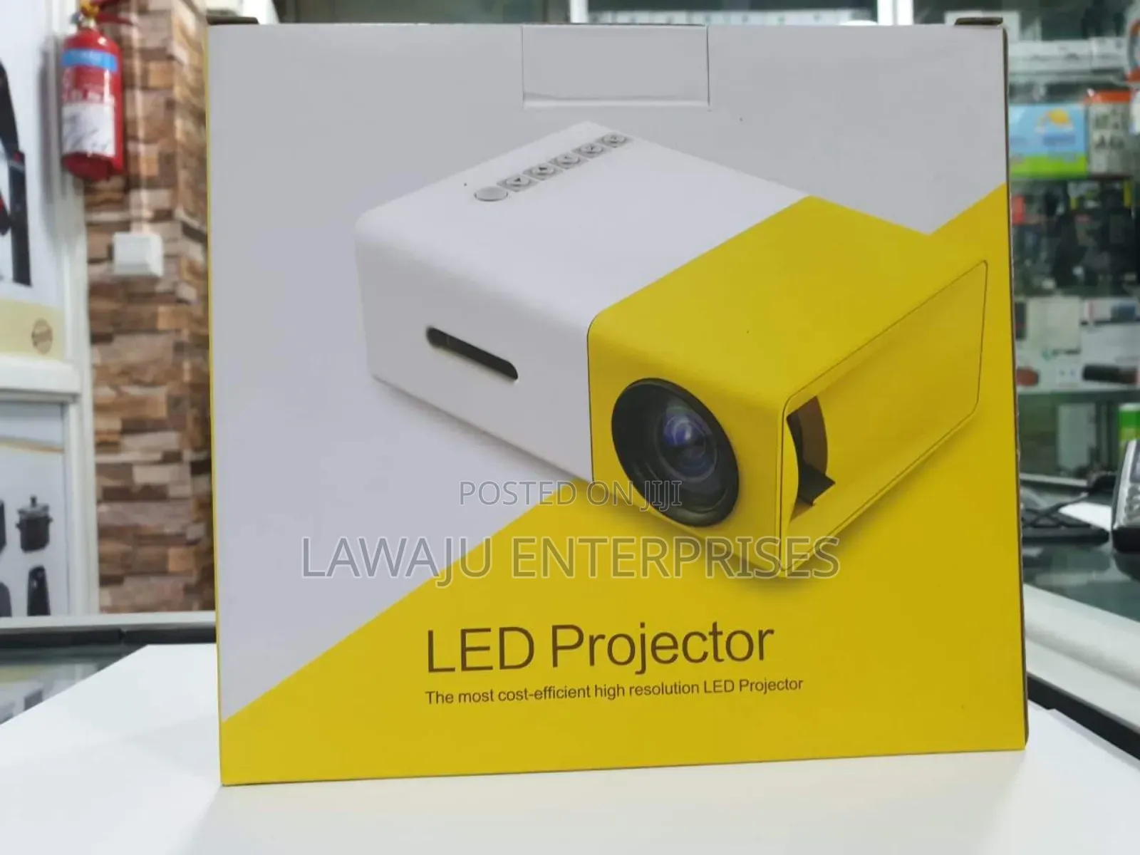 High Resolution Led Mini Projector
