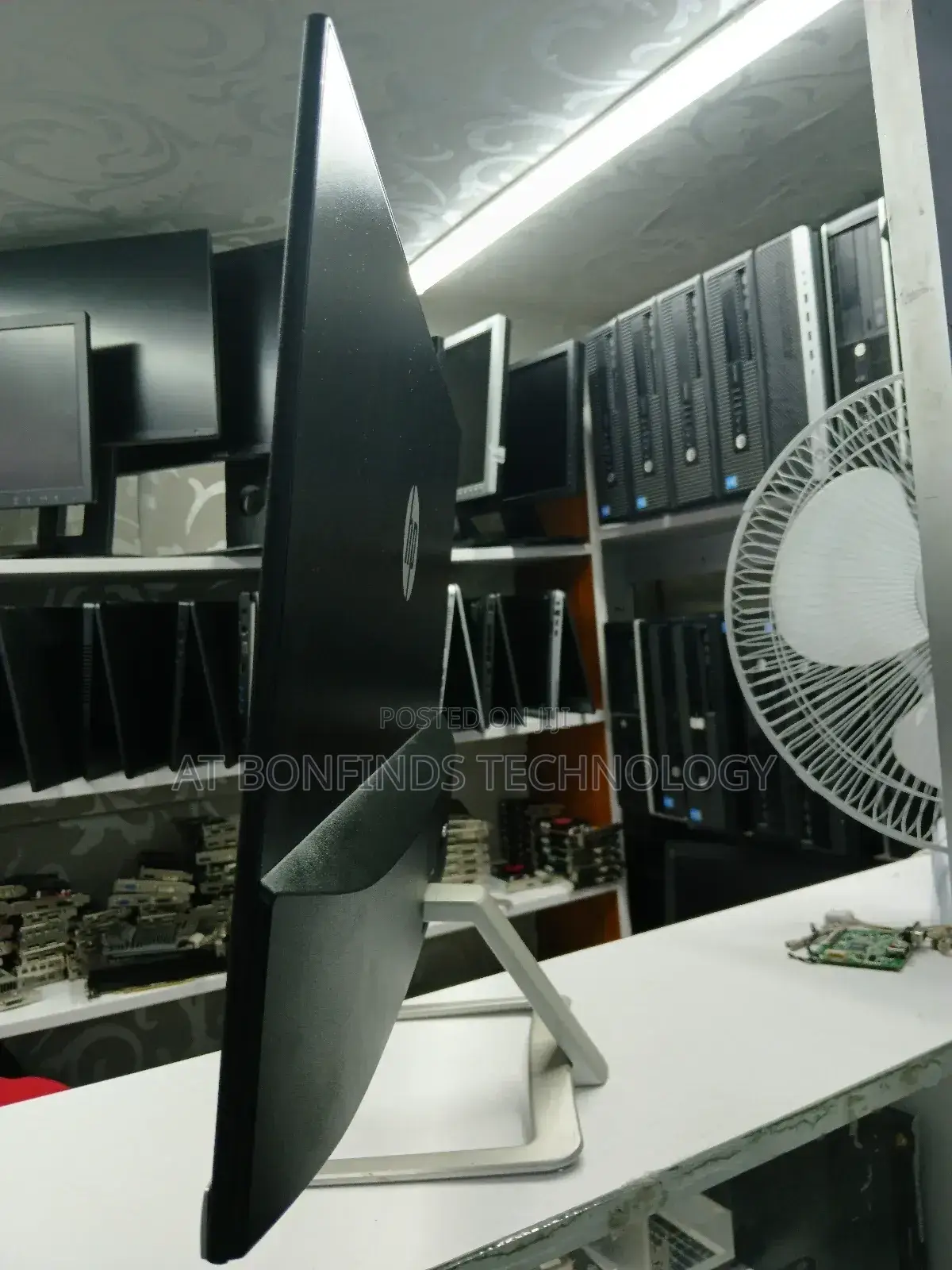 HP 27es Monitors