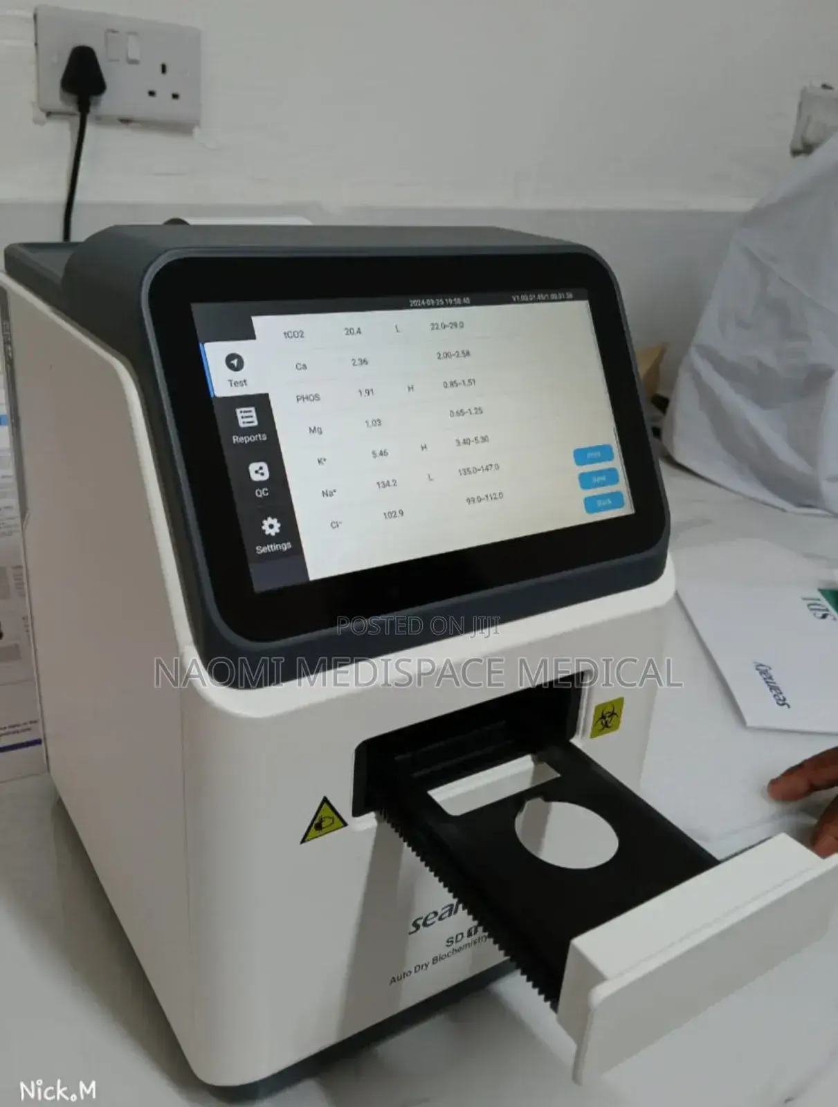 Fully Automated Biochemistry Analyzer