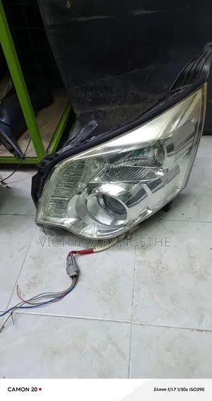 Noah 2012 Headlights Zenon Both Sides Available