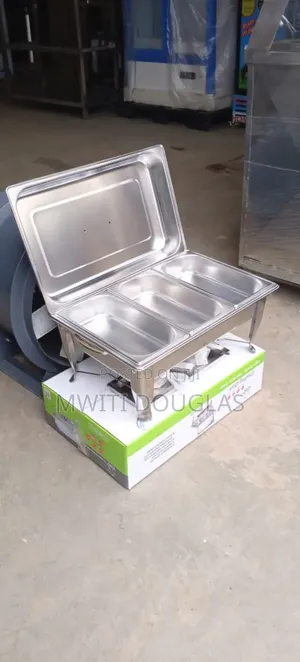Unbreakable Chaffing Dishes