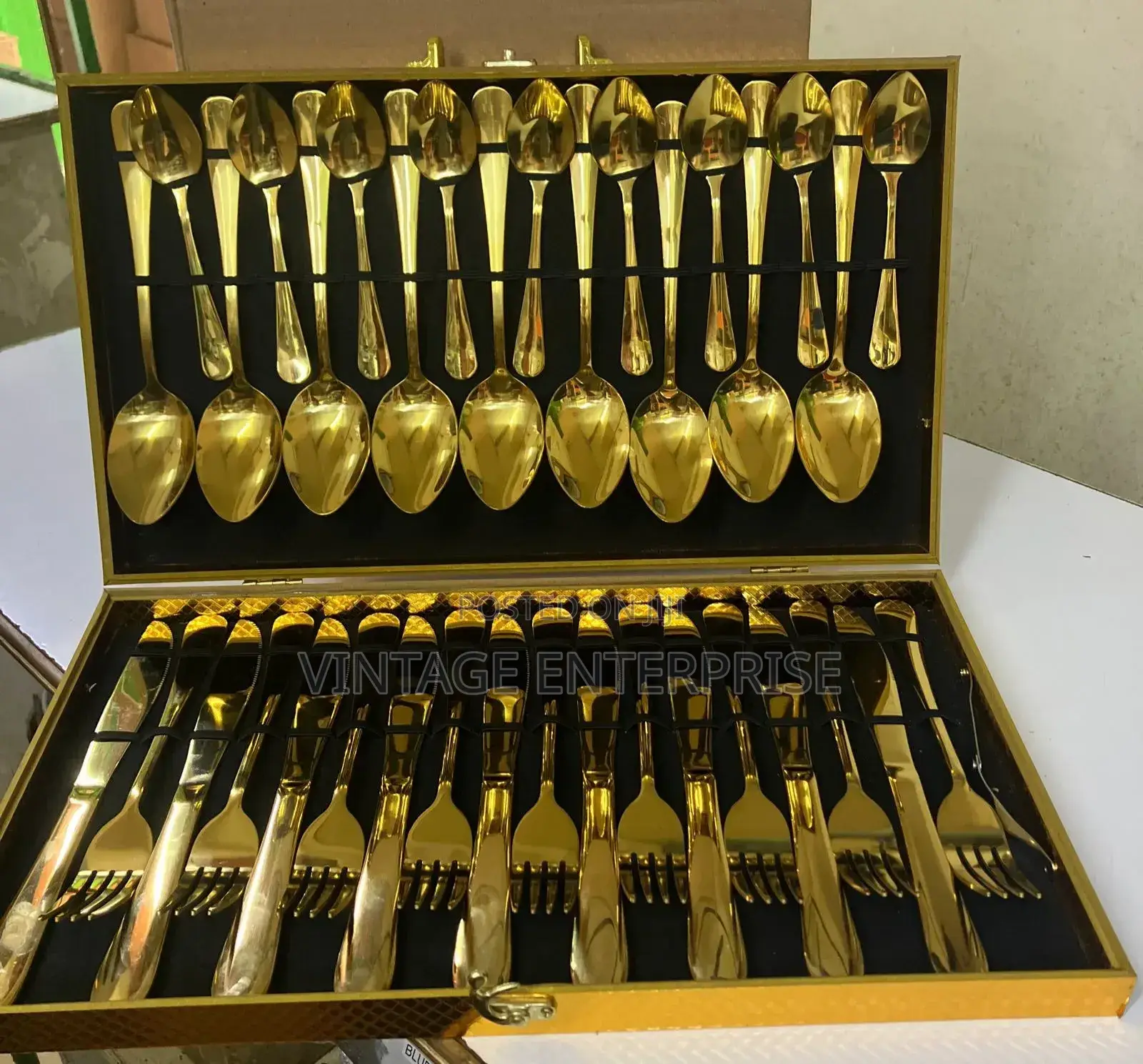 36pcs Briefcase Cutlery Set