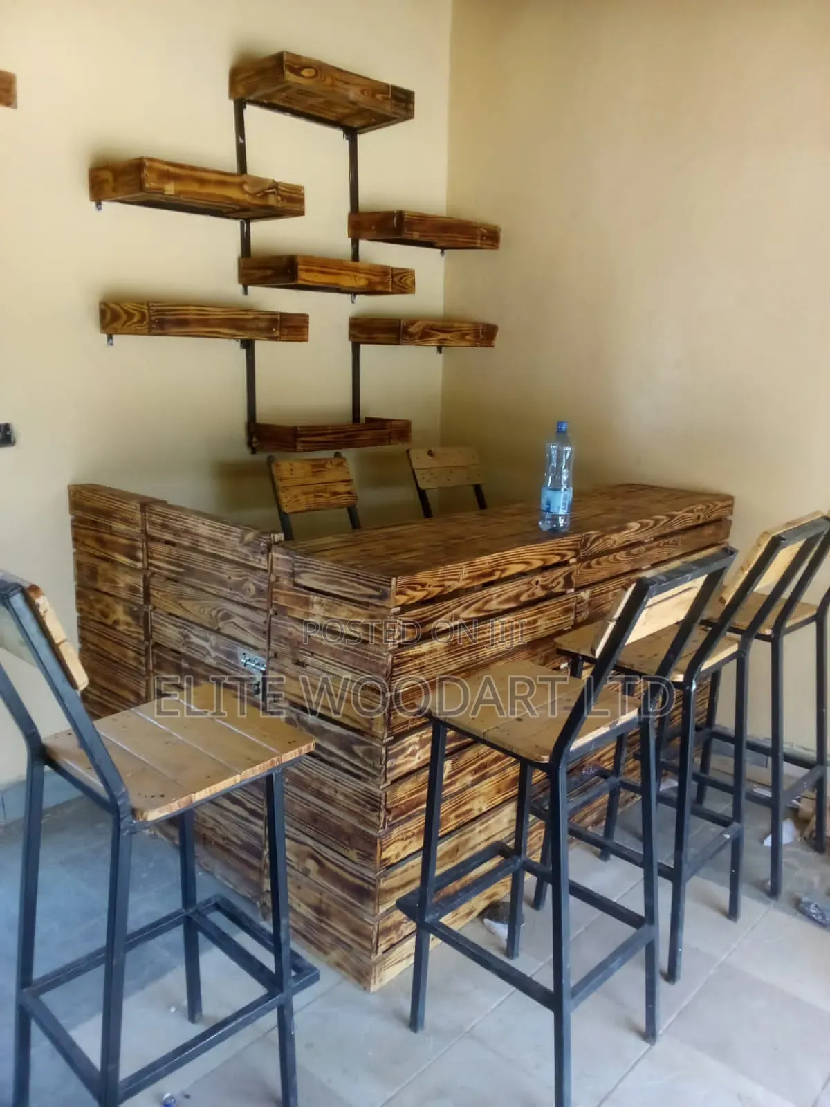 Rustic Pallets Wines Spirit Counter