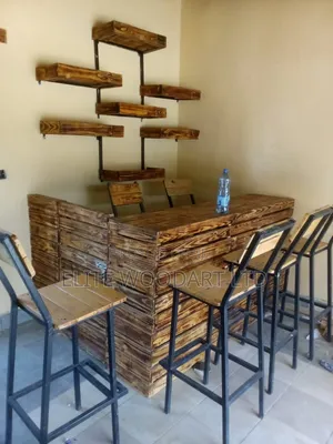 Rustic Pallets Wines Spirit Counter