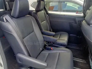 Toyota Esquire 2017 White
