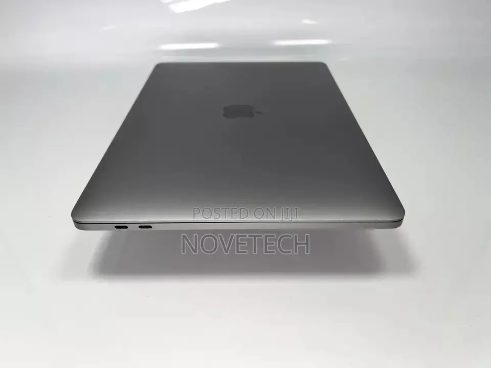 Laptop Apple MacBook Pro 2018 16GB Intel Core I7 SSD 1T