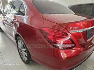 Mercedes-Benz C200 2017 Red