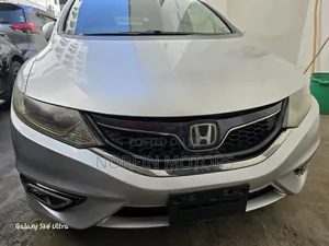 Honda Jade 2017 Silver