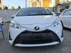 Toyota Vitz 1.3 FWD 5dr 2018 White