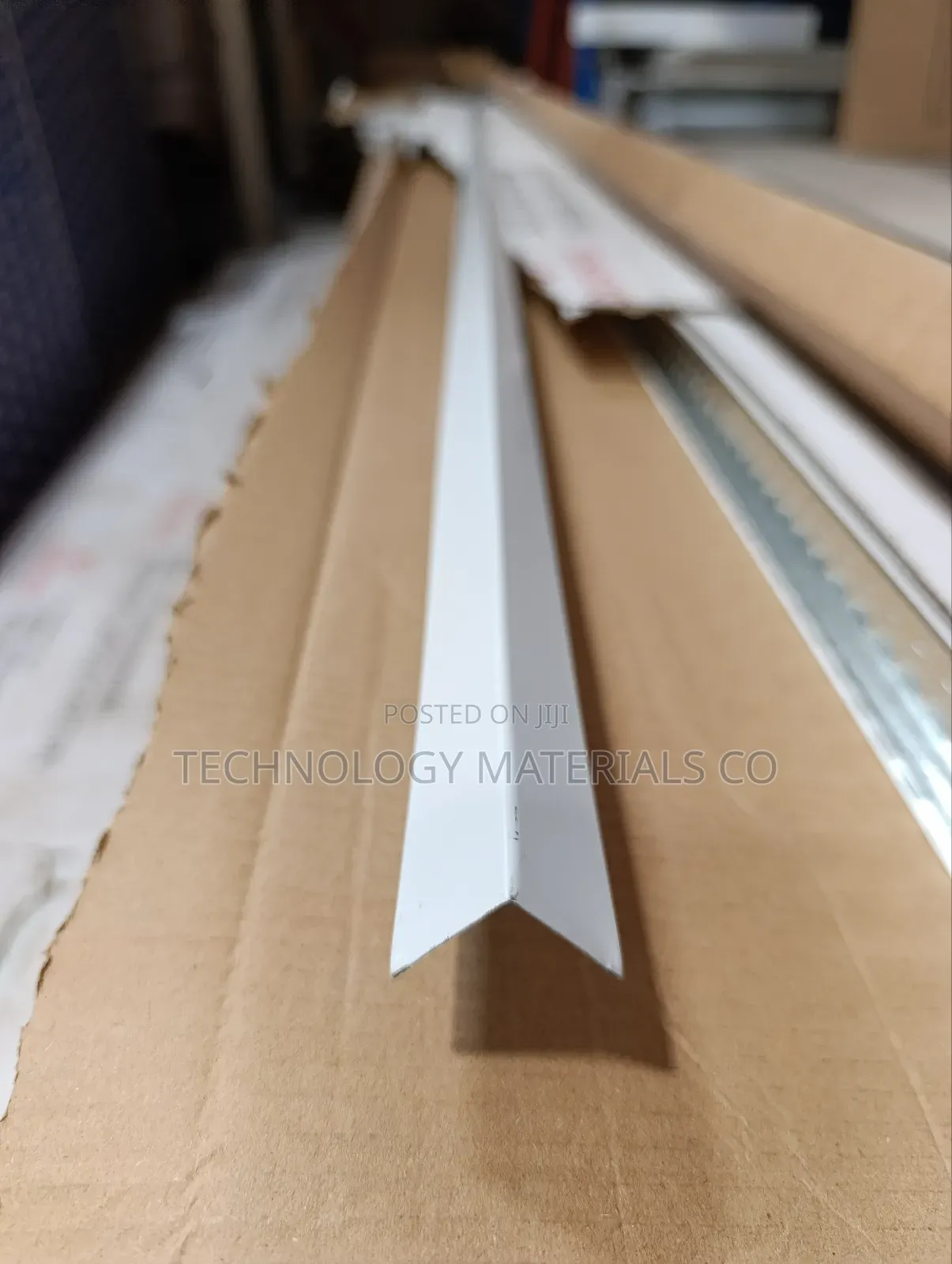 Wall Angle(Ceiling Installation Accessory)[L=3metres]