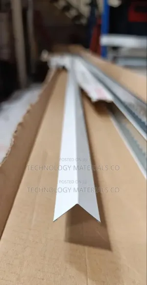 Wall Angle(Ceiling Installation Accessory)[L=3metres]