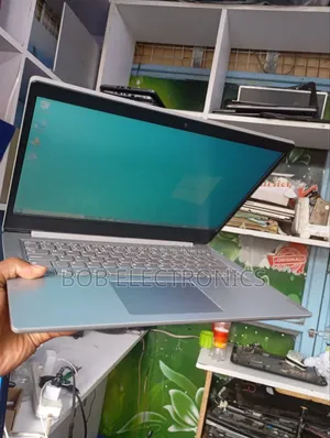 Laptop Lenovo IdeaPad 500S 8GB Intel Celeron HDD+SSD 320GB