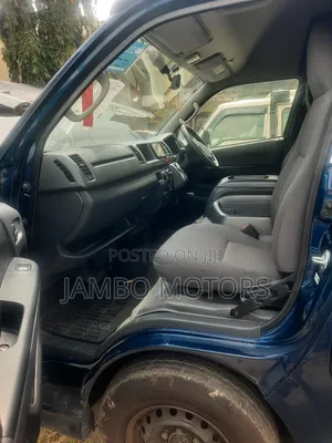 Toyota HiAce 2018 Blue