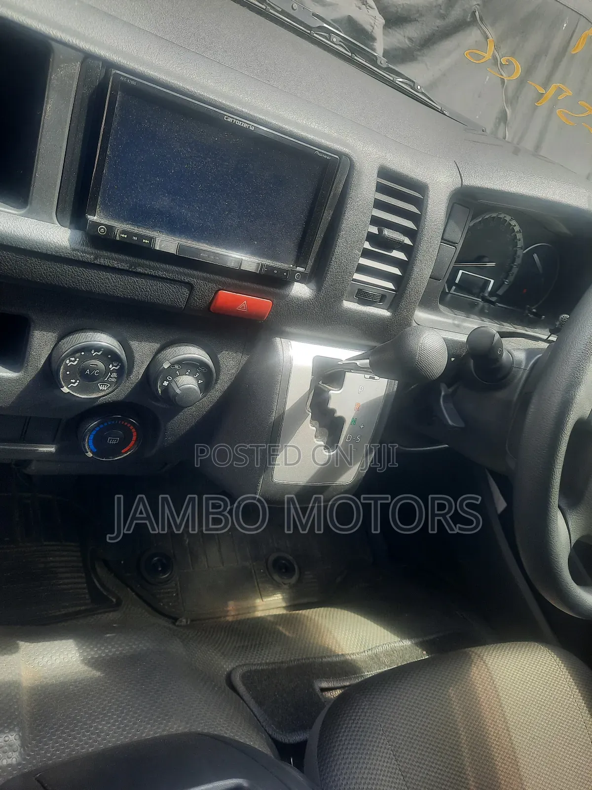 Toyota HiAce 2018 Blue