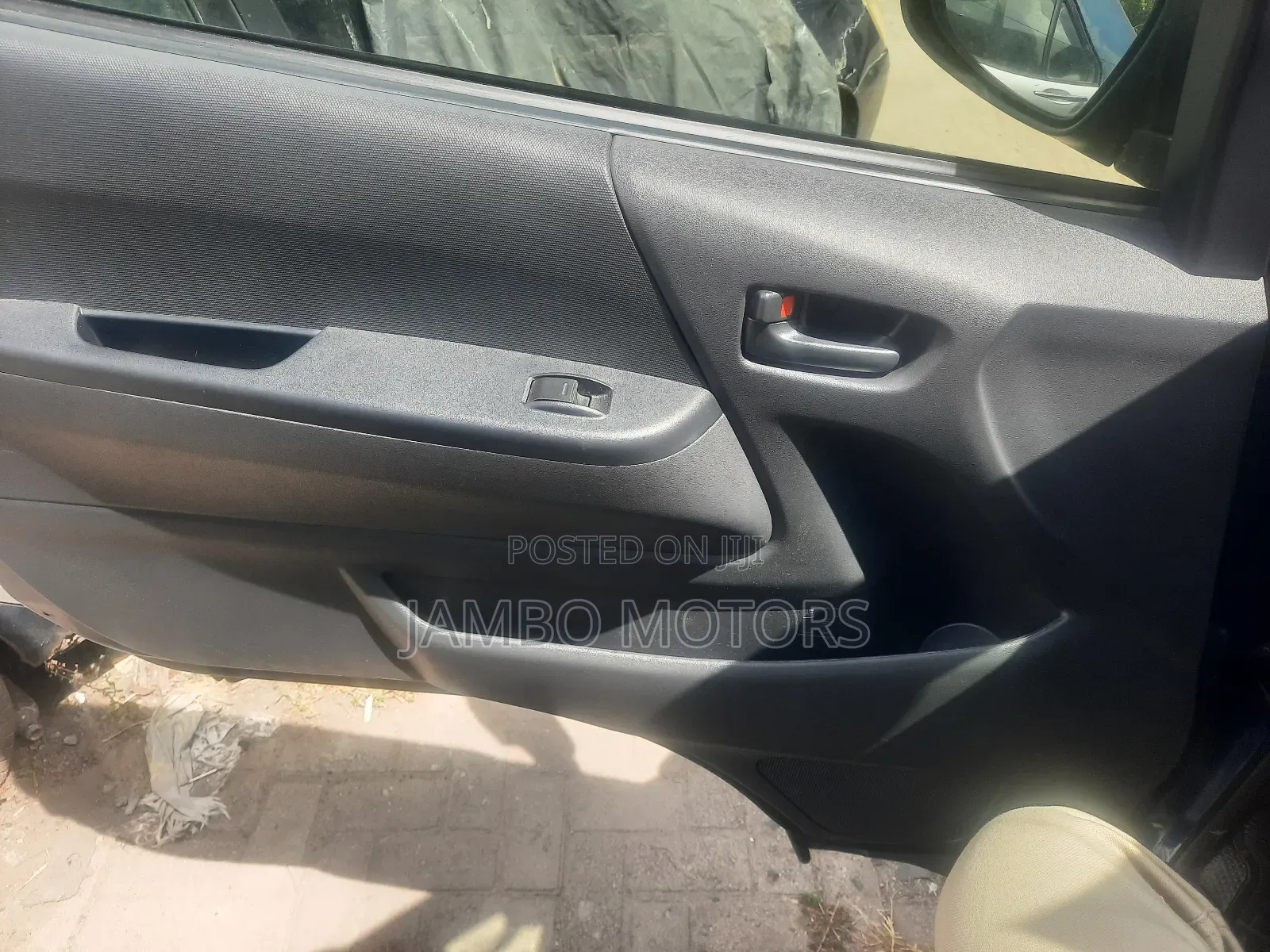 Toyota HiAce 2018 Blue