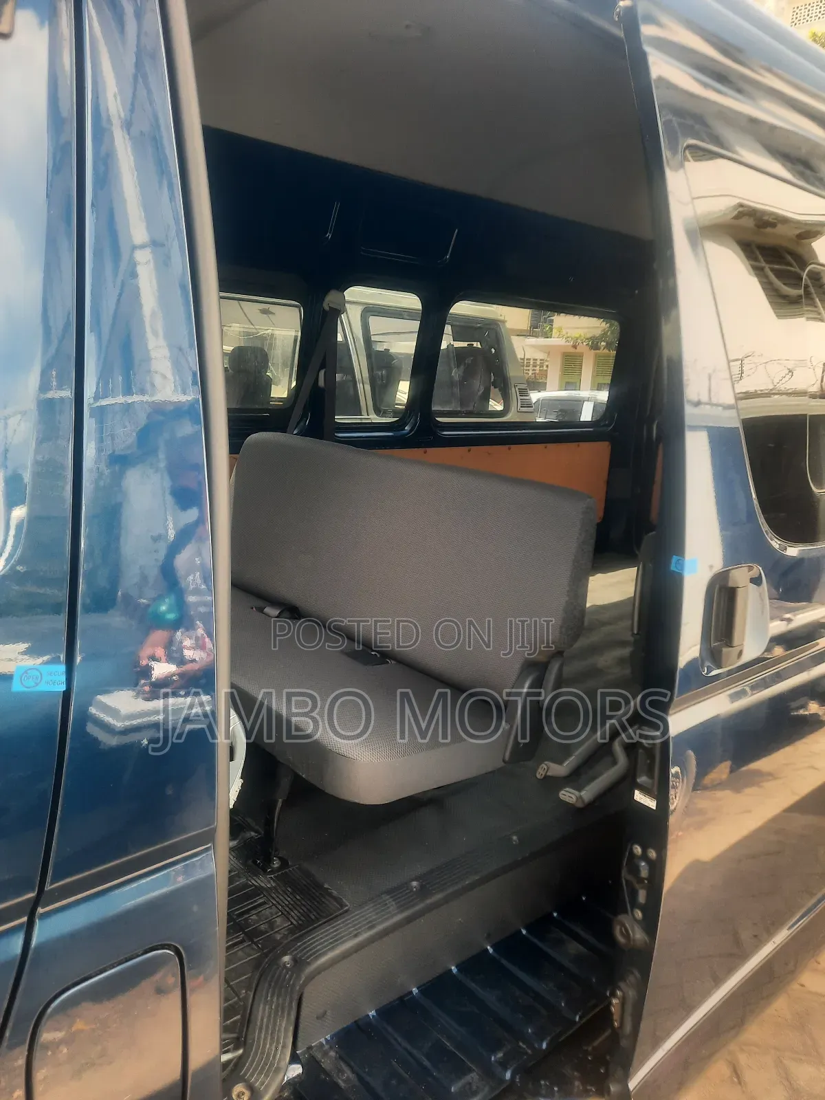 Toyota HiAce 2018 Blue