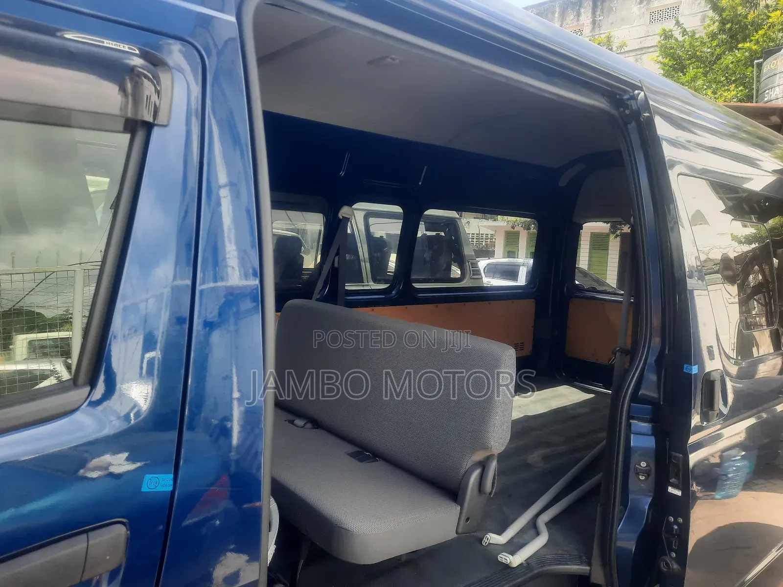Toyota HiAce 2018 Blue