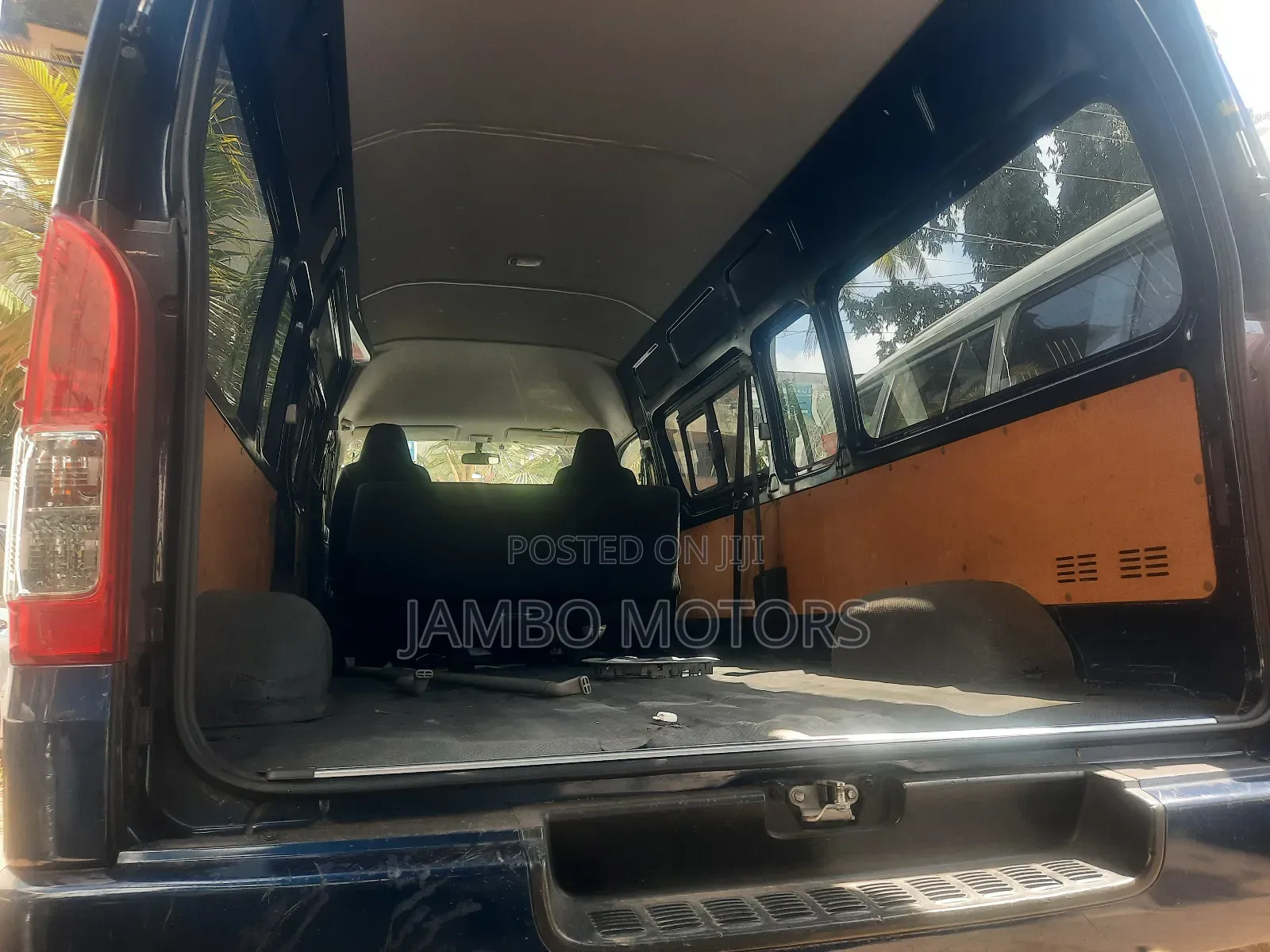 Toyota HiAce 2018 Blue