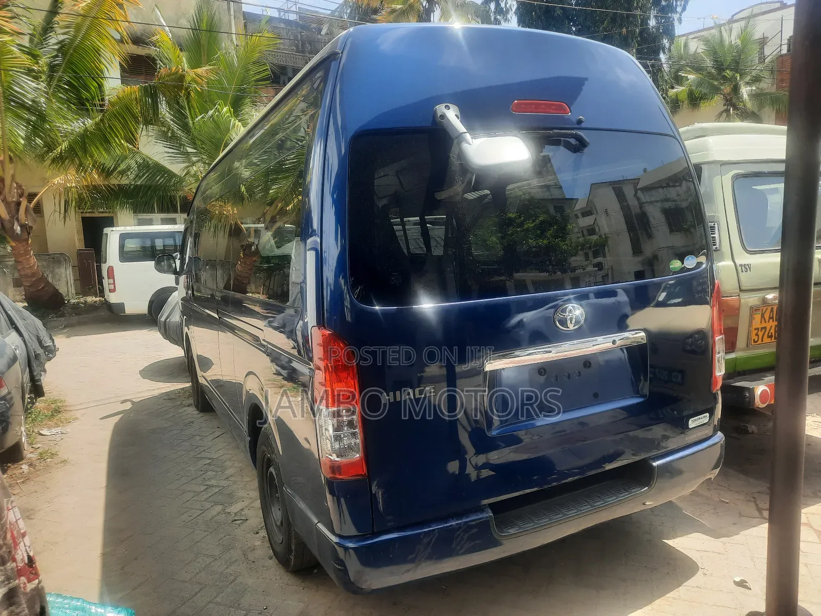 Toyota HiAce 2018 Blue