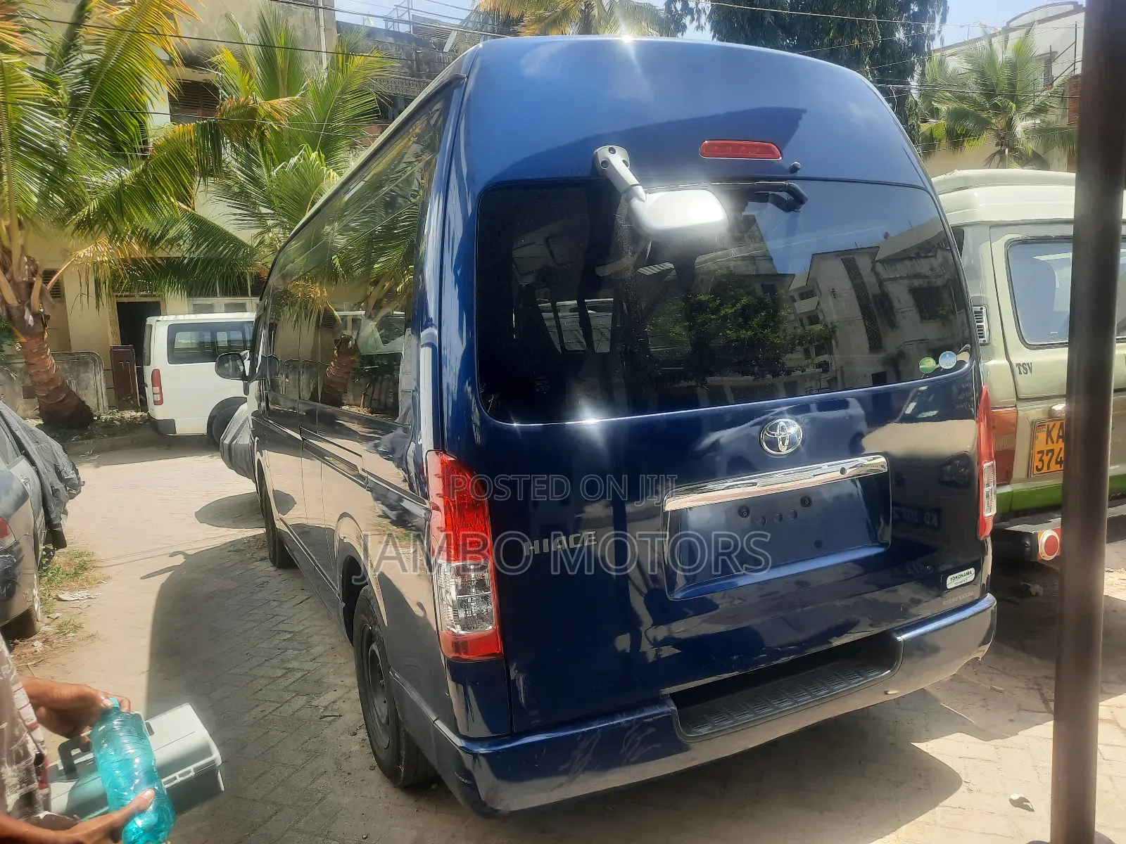 Toyota HiAce 2018 Blue