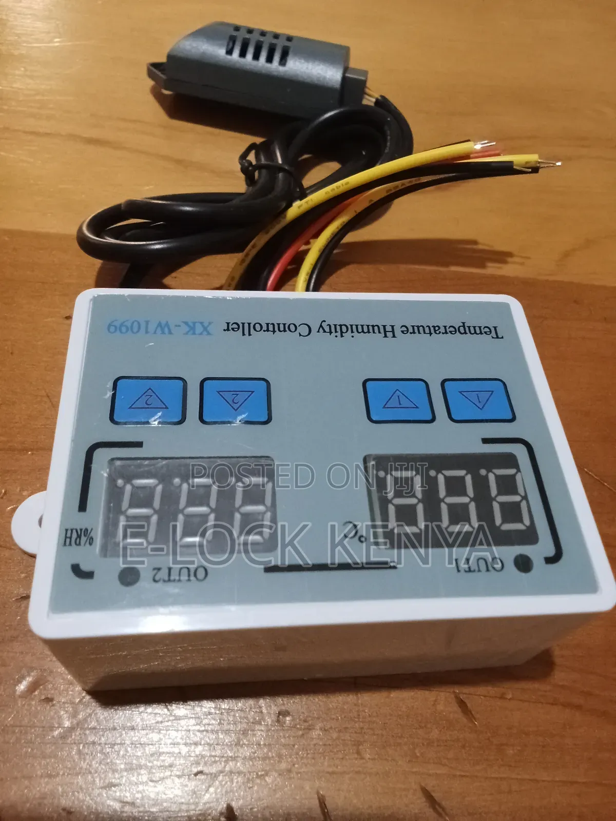 Fantastic Lab Thermostat With Humidity Gauge