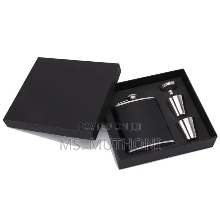*Portable Hip Flask/Whisky Bottle 2 Tot Glasses