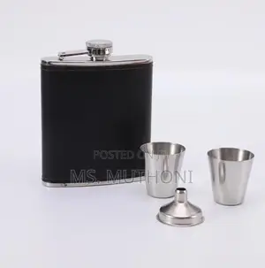 *Portable Hip Flask/Whisky Bottle 2 Tot Glasses