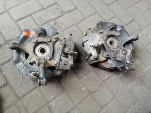 Auris/Vanguard Front Wheel Hub