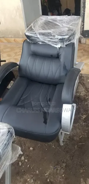 Leather Kinyozi Chair